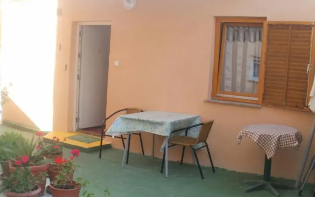 Apartments and rooms Nediljko