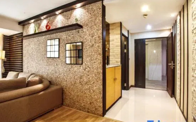 2A - Luxurious 2-Bedroom Condo in Central Bangkok with Gym and Swimming Pool