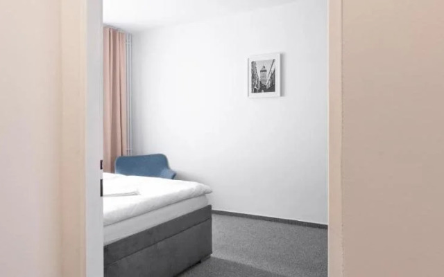 Hotel Trim