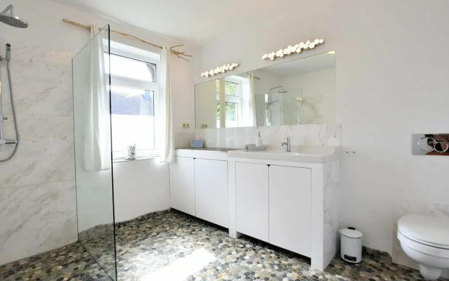 Charming Holiday Home in Am Salzhaff With Terrace and Garden