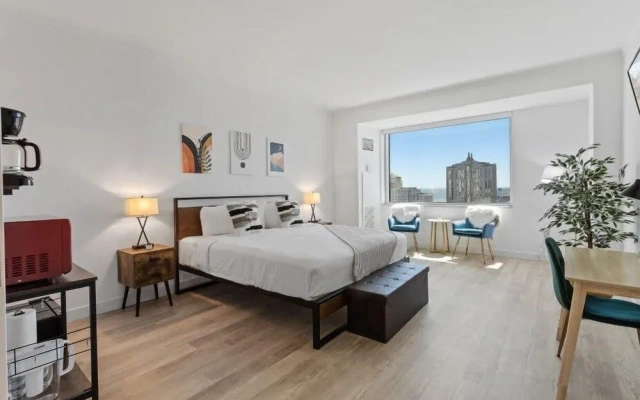 Astonishing Beachfront King Hotel CozySuites