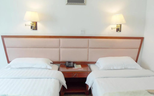 Megaboom Seaside Hotel