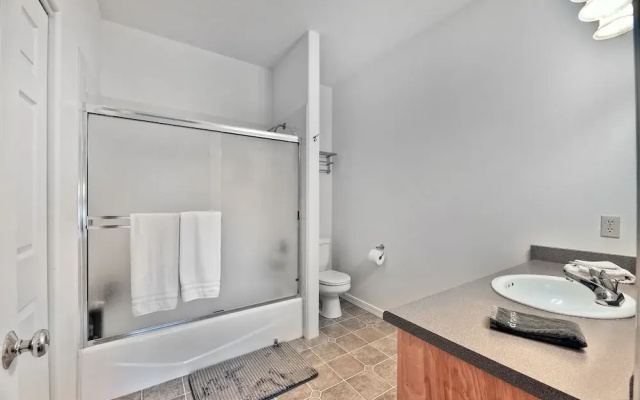 230 4th Street