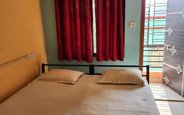OYO R Guest House Near Netaji Subhash Chandra Bose International Airport