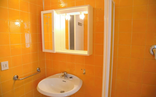 Spacious First-floor Flat Near the Beach