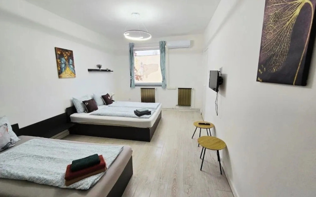 Mariposa Apartments