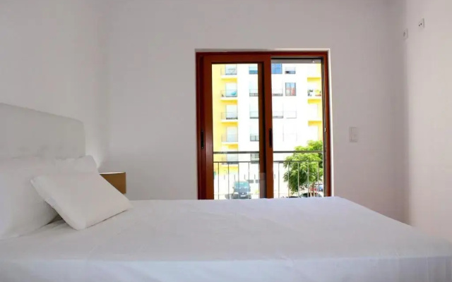 Damaia Apartment