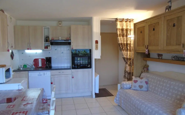 Lou Services Apartment CB9 LSI 001