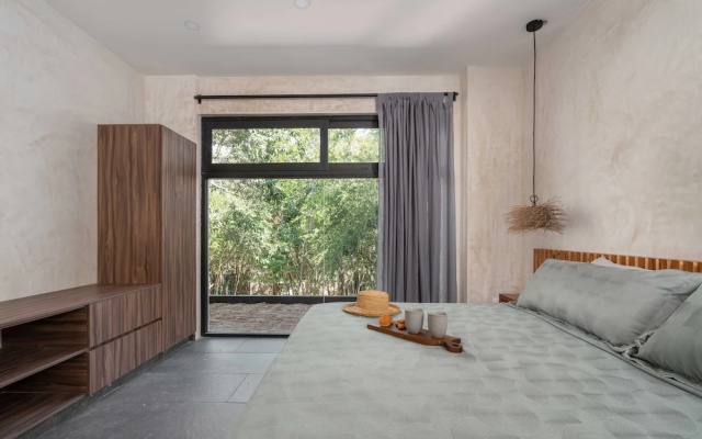 Twelve O’Clock Luxury Villas