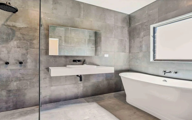 Your Luxury Escape - Paul's Farmhouse