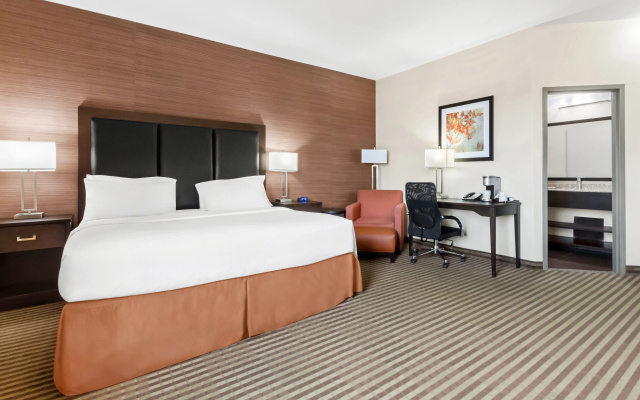 Best Western Plus Fergus Hotel