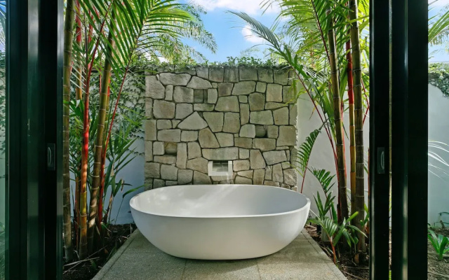 Esprit 2 Palm Cove