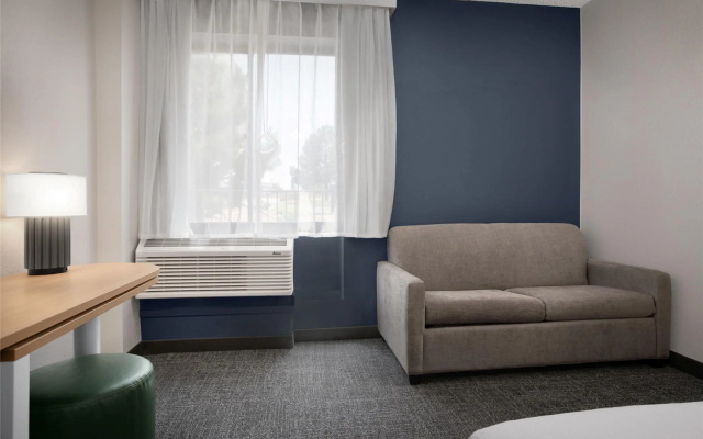 Spark by Hilton Lakewood Denver Southwest