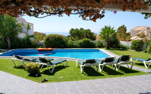 Villa in Albufeira With Pool & Ocean Views