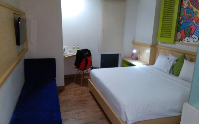 MaxoneHotel at Kramat