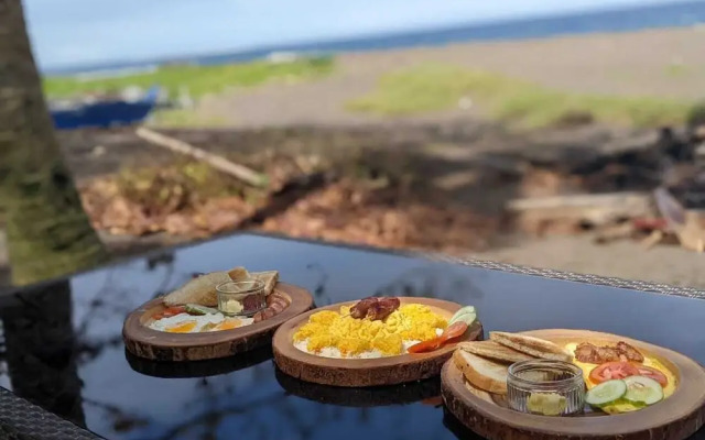 Playa Del Fuego Beach Hostel and Resort