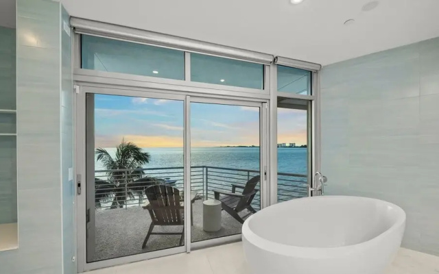 Endless Horizon in Siesta Key