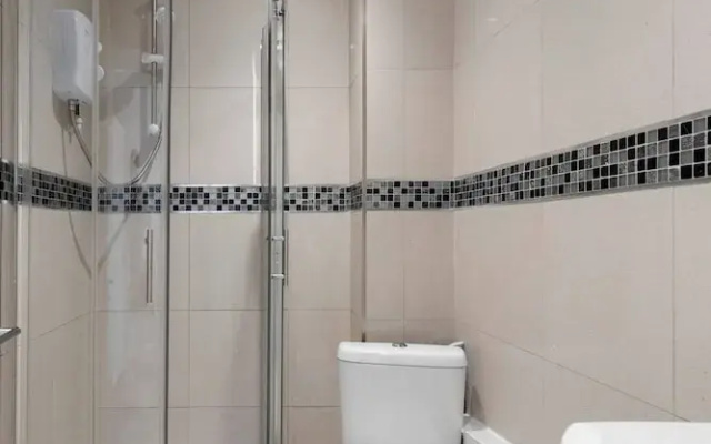 Perfect Flat Next to Highgate Station