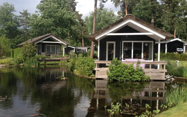 Charming Pondside Chalet