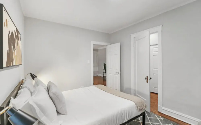 1BR Homey Pad - Lincoln 205