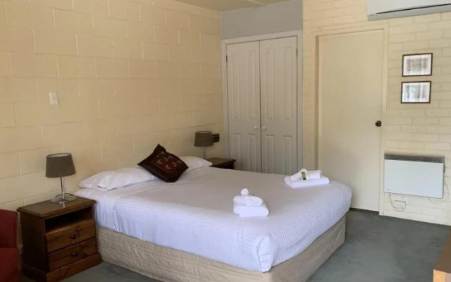 Robertson Country Motel