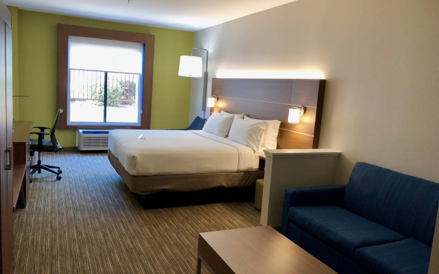 Holiday Inn Express Arlington by IHG