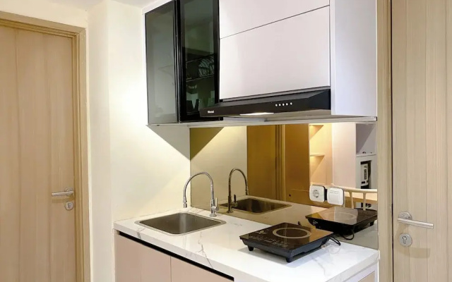 Homey And Good Choice 2Br At Meikarta Apartment
