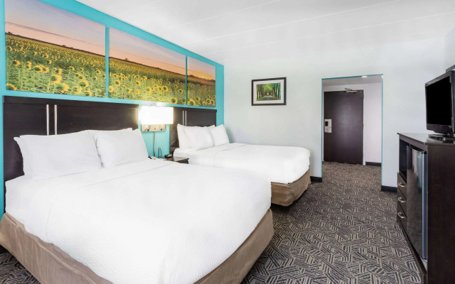 Days Inn by Wyndham Livonia/Canton/Detroit