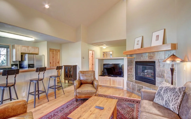 Twin Elk Lodge D16 3 Bedroom Condo by Redawning
