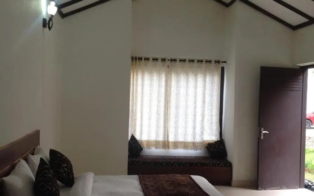 Corbett Rattan Elwood Resort
