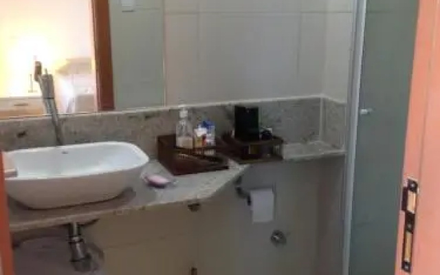 3 Suítes, praia e piscina