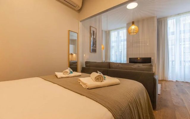 Upscale & Trendy flat in the Center