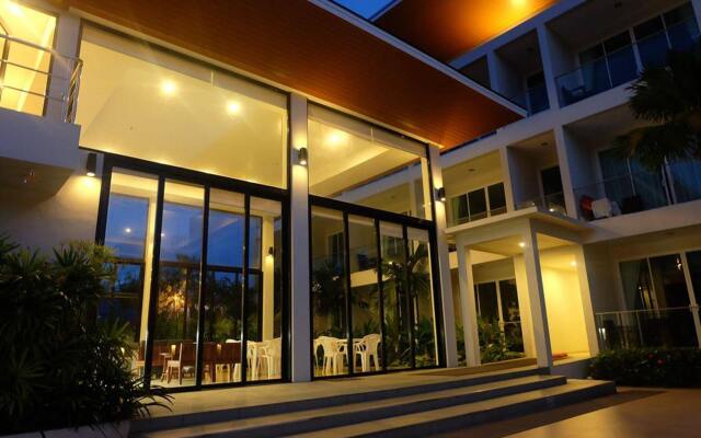 Отель Clear House Resort вид на фасад