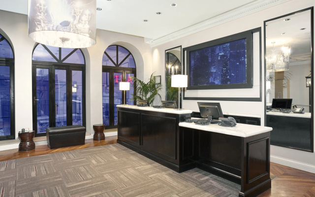 Holiday Inn Express Chicago - Magnificent Mile by IHG