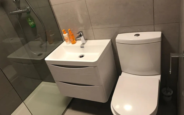1 Bedroom River Side Flat