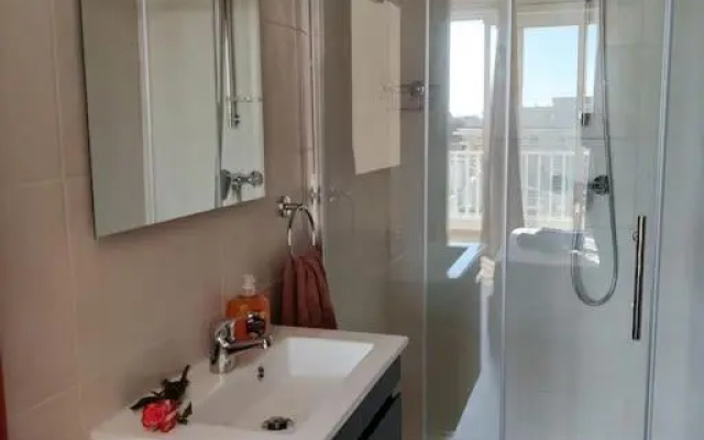 Luxurious 2 bedroom apartment with country view
