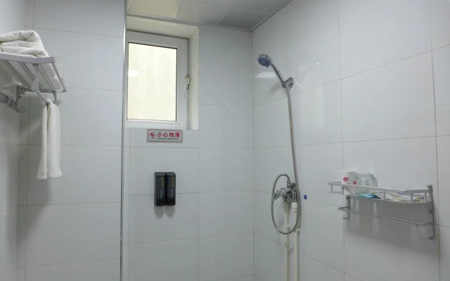 XinJiang YiZhan Youth Hostel