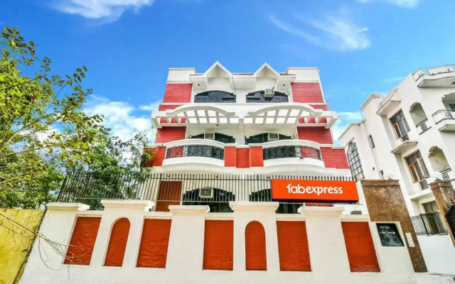 Prakash Apartment By FabHotels