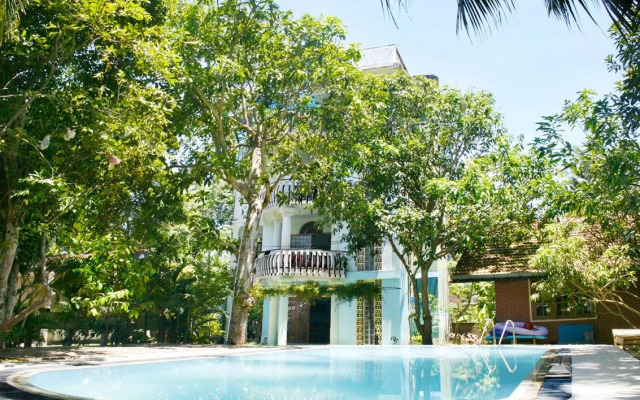 Time Travelers Nest Hotel