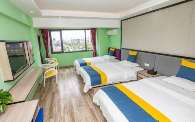 Guilin Theme Hotel (Yanshan Campus of Guangxi Normal University)
