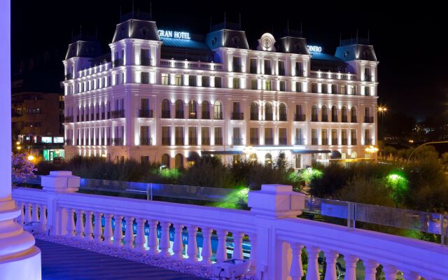 Отель Gran Hotel Sardinero Испания, Сантандер - отзывы, цены и фото номеров - забронировать отель Gran Hotel Sardinero онлайн вид на фасад