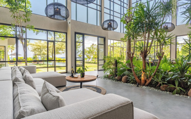 Sea View Pool House