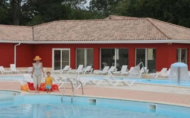 maisonnette 6 pers. dans résidence avec piscine