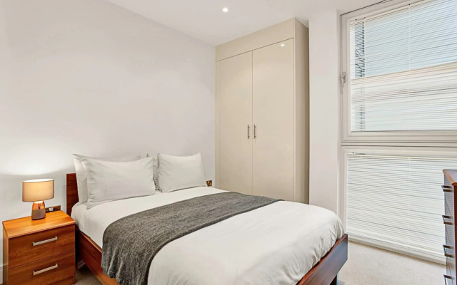 Urban Retreat: Stylish 1-bed Bliss