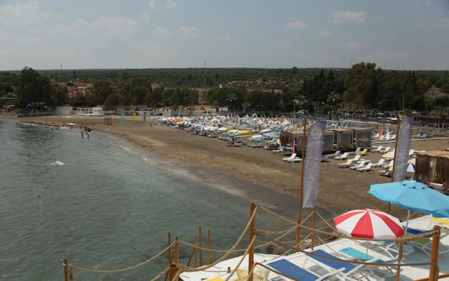 Queenaba Hotel & Beach