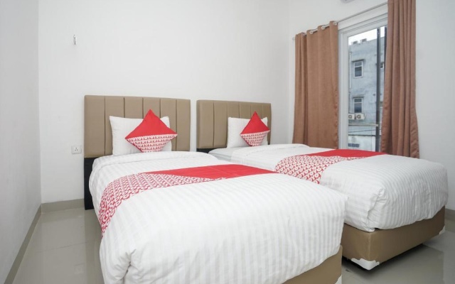 OYO 443 Hotel Barlian