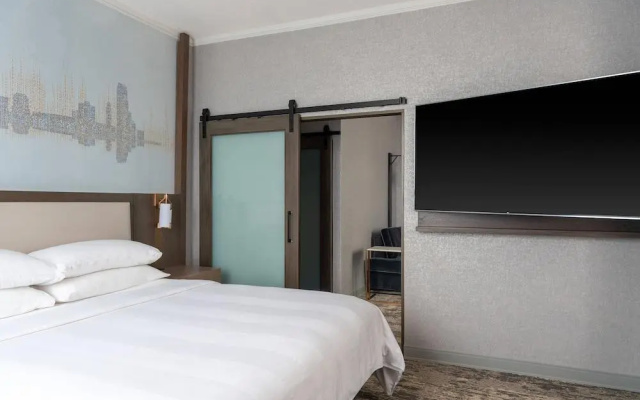 Courtyard by Marriott Chicago at Medical District / UIC