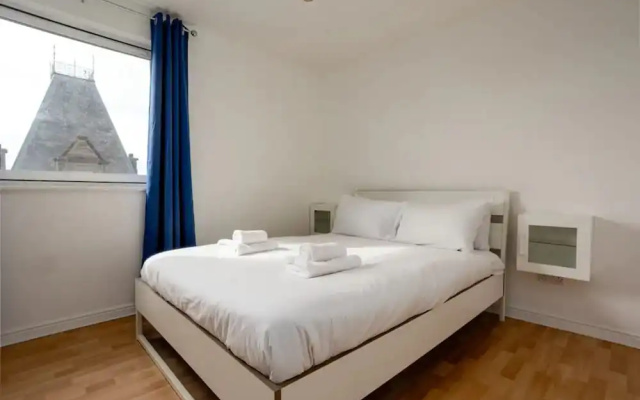 Stylish 2 Bedroom Apartment Near the City Centre