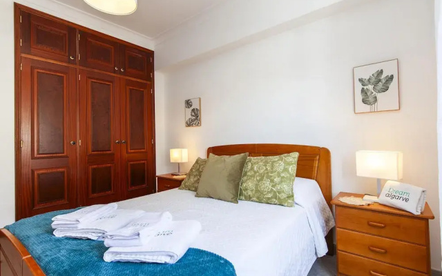 W 02 - Bedroom 2 in Topside Luz Guesthouse