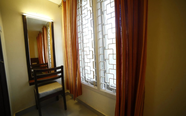 OYO Rooms off Aurobindo Ashram